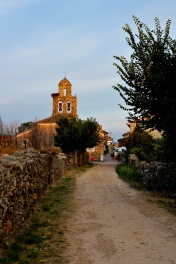 Der Eingang zum Dorf