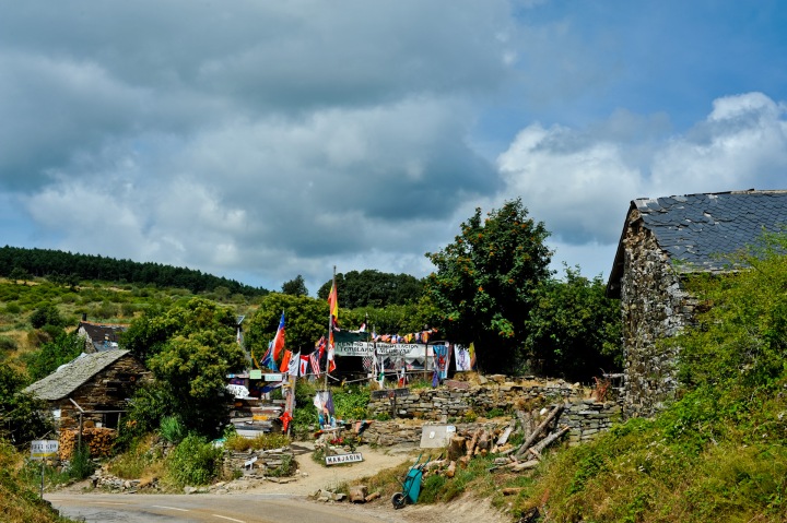 Steinhaus einer Komune auf dem Jakobsweg